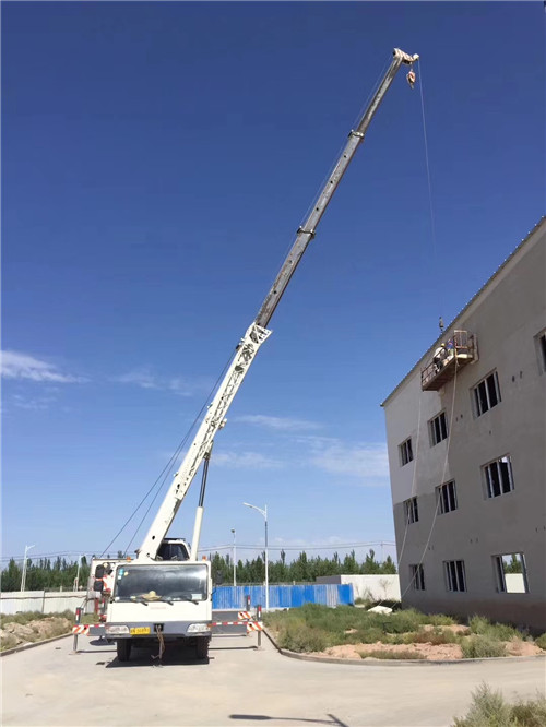 雁峰区“轻装强干”—— 吊车的 “轻量化臂架” 技术